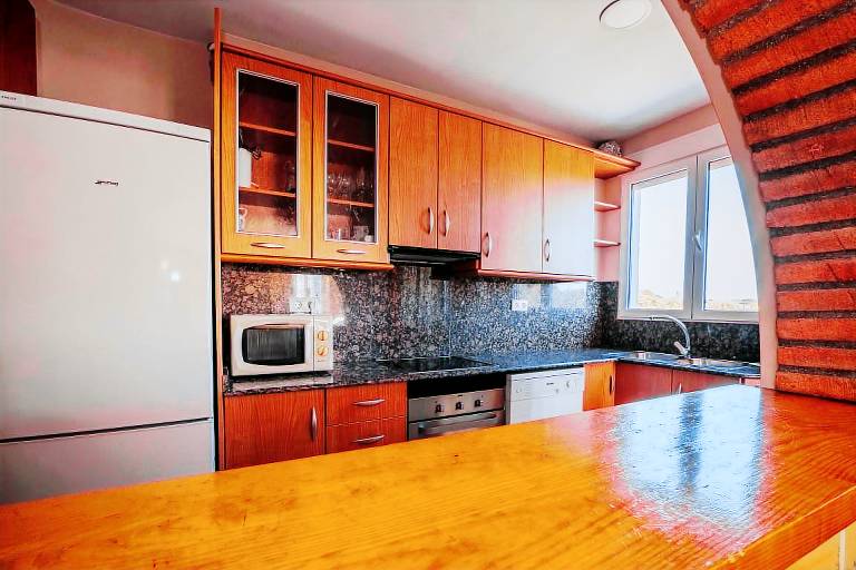 House with barbecue, terrace & pool | Mountain view — photo 4
