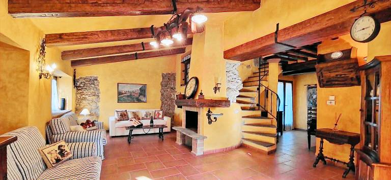 Villa with barbecue, garden & private pool | Mountain view — photo 3