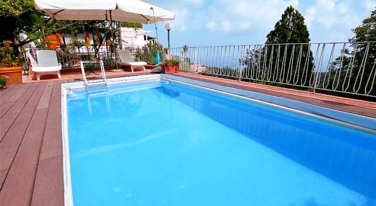 Vacation home with pool & jacuzzi — photo 5