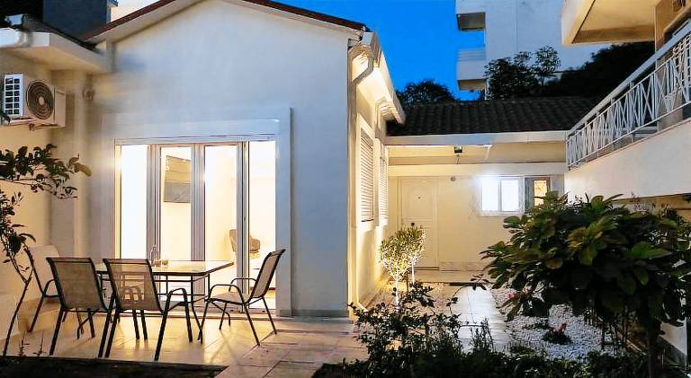 Lovely apartment with terrace & garden | Pets allowed in Glyfada