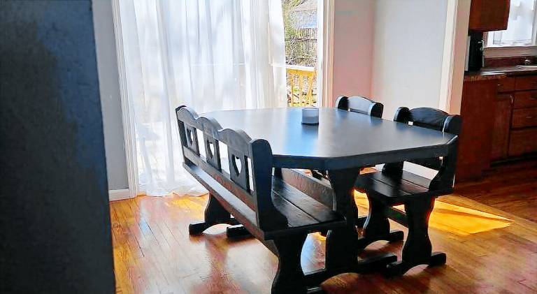 Ample vacation home | Pet-friendly — photo 3