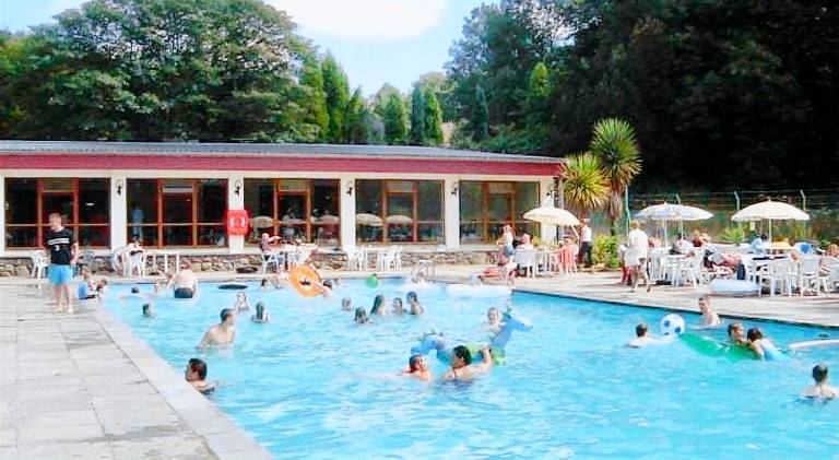 Chalet with pool — photo 5