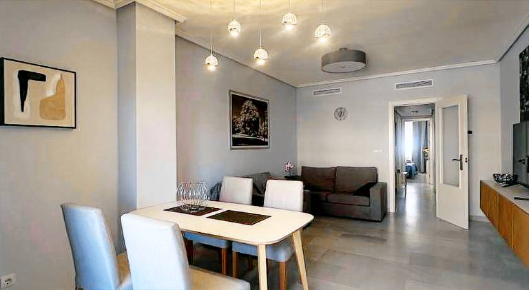 Apartment with pool — photo 3