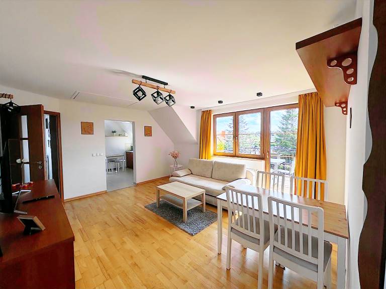 Apartment with barbecue, patio & yard — photo 3