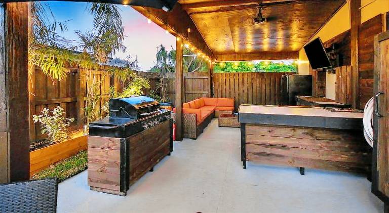 Big villa with pool | Pets are welcome — photo 4