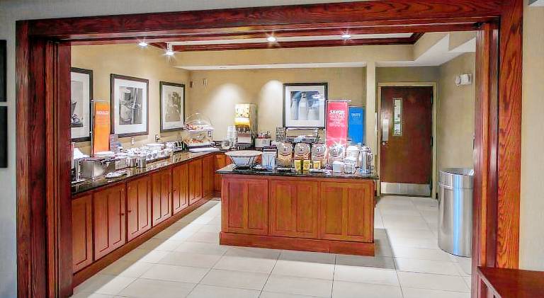 Hampton Inn South Haven — photo 5