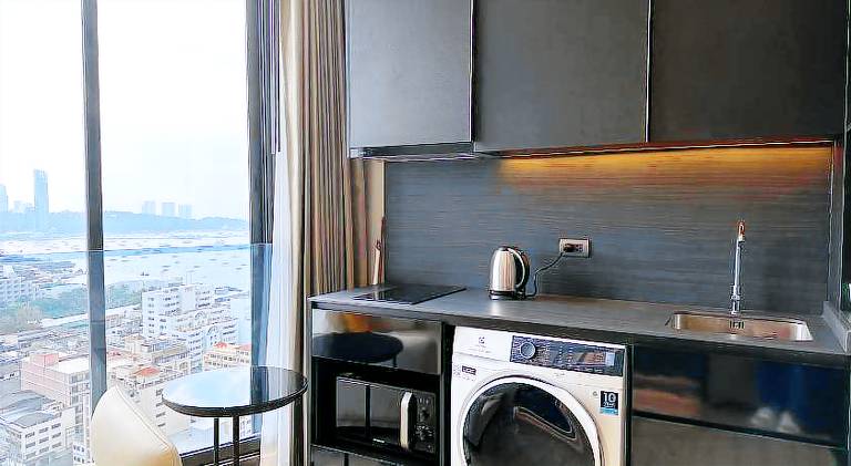 Serviced apartment with yard, jacuzzi & terrace — photo 5