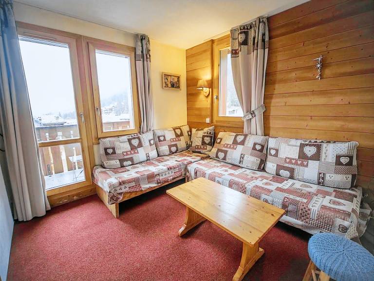 100m from shops, 3rd floor, view building, balcony, tv, ski locker, 38m², Valmorel in Les Belleville