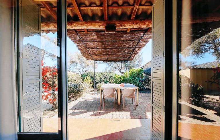 House with patio, yard & grill | Nature view — photo 2