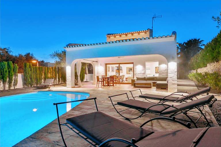 Fully equipped nice villa with patio, garden & private pool | Pet-friendly — photo 2