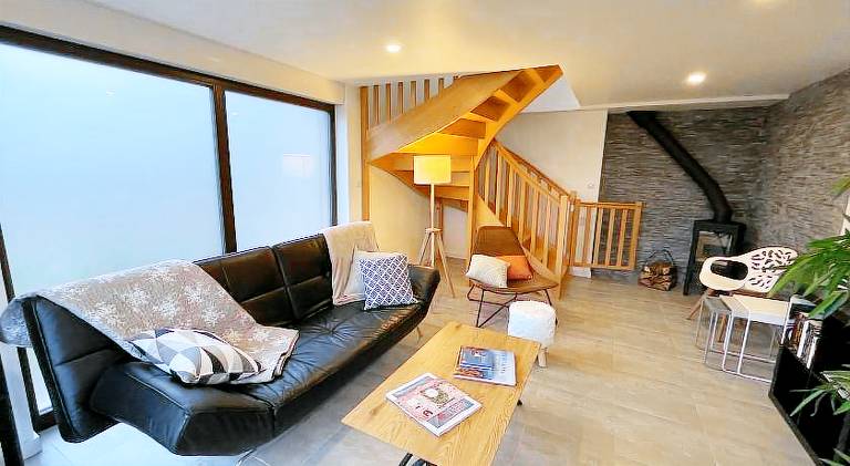 Holiday apartment with yard & patio — photo 2