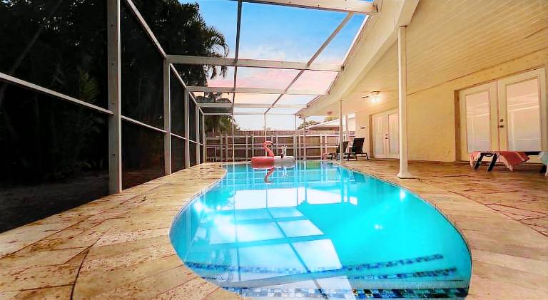 Spacious vacation home with pool | Good for workation | Dogs allowed in Aventura, FL