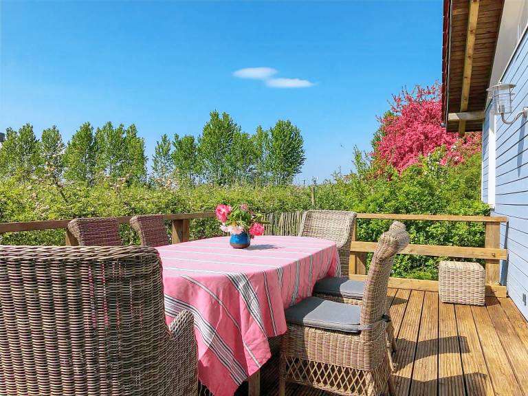 Vacation home with grill, patio & garden — photo 4