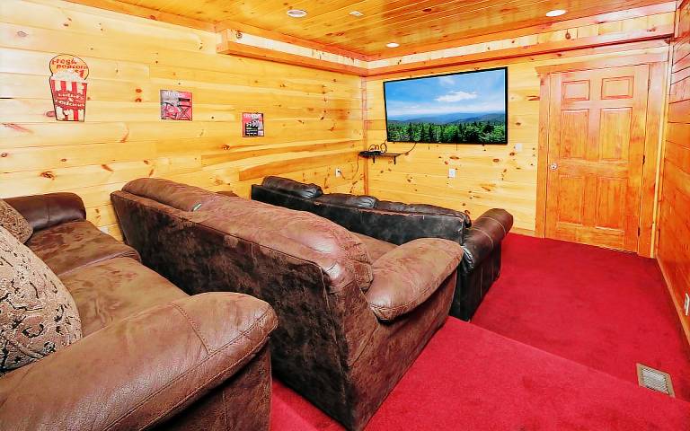 Child-friendly charming cabin with grill, private pool & terrace | Mountain view | Dogs allowed — photo 3
