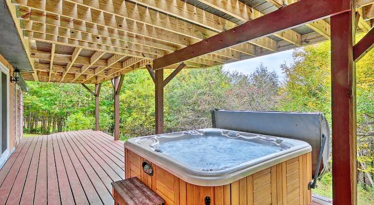 Cozy Home with Sauna Mins to Stowe Mountain Resort — photo 3
