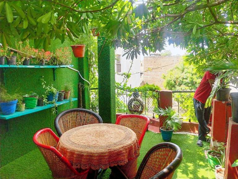 Vacation home with yard — photo 4