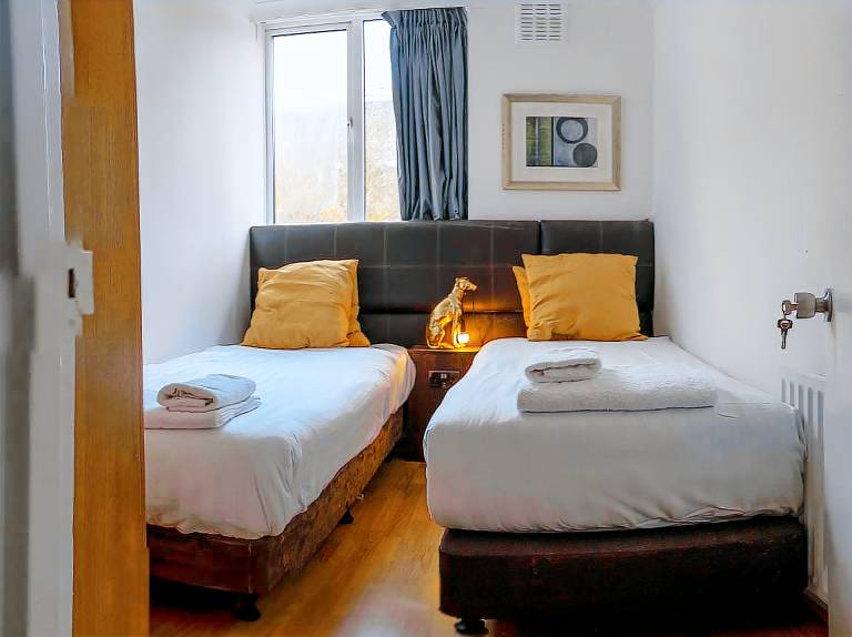 Family-friendly charming house with yard | Pet-friendly — photo 4