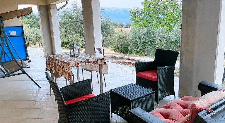Vacation home with terrace, BBQ & pool — photo 4