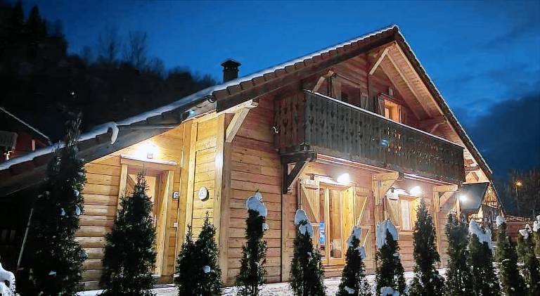 Chalet with jacuzzi — photo 3