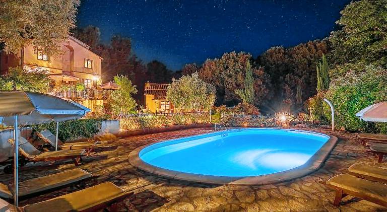 Family-oriented house with garden, terrace & pool | Good for workation | Pets allowed — photo 2