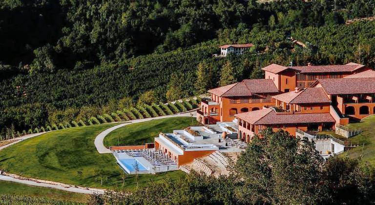 Casa di Langa in Serralunga d'Alba