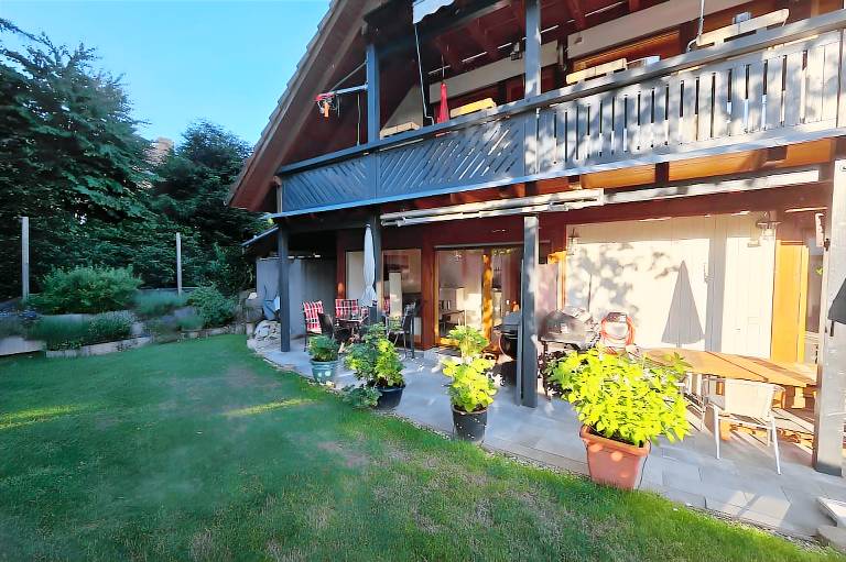 Apartment with barbeque, fast internet & yard | Garden view | Good for workation in Konstanz