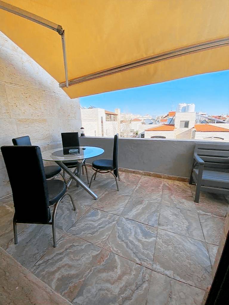 Charming apartment with patio | Dogs allowed — photo 4