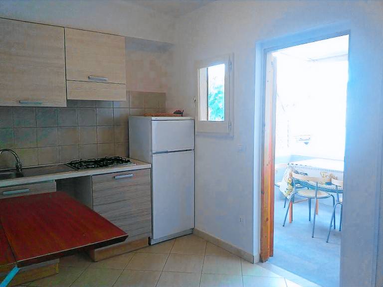 Apartment with yard — photo 3