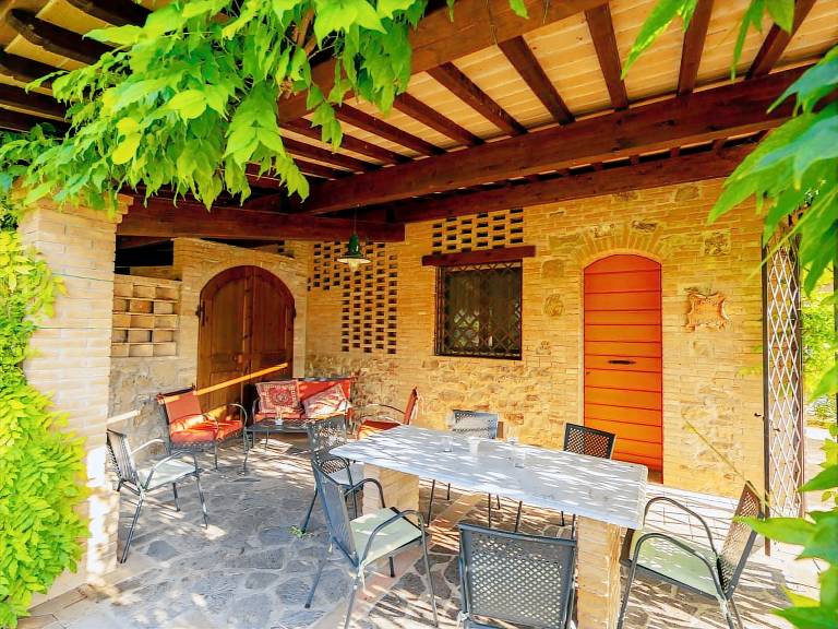 Holiday apartment with patio, grill & pool — photo 5