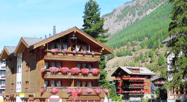 Holiday apartment for 4 persons in Taesch
