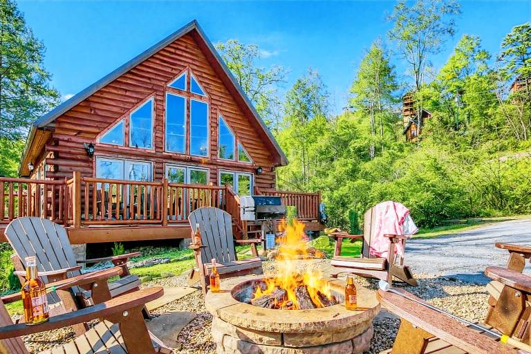 Holiday apartment with barbeque, fast internet & garden | Mountain view in Gatlinburg, TN
