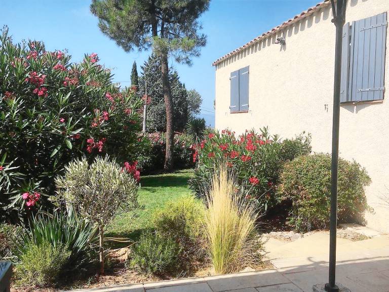 Gite with terrace, garden & private pool | Pet-friendly — photo 4