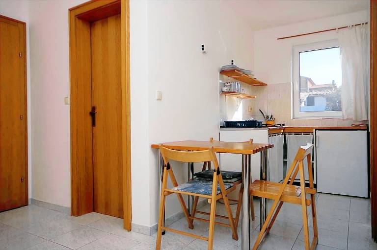One bedroom apartment with terrace and sea view Mandre, Pag (A-6405-c) — photo 4