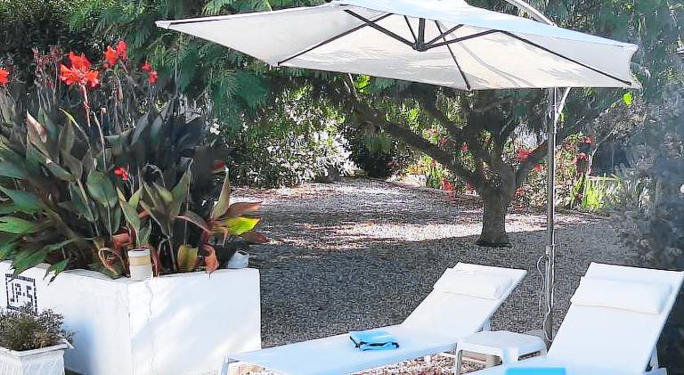 House with barbeque, patio & yard — photo 5