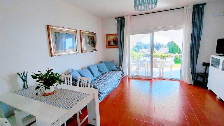 Holiday apartment with garden — photo 3
