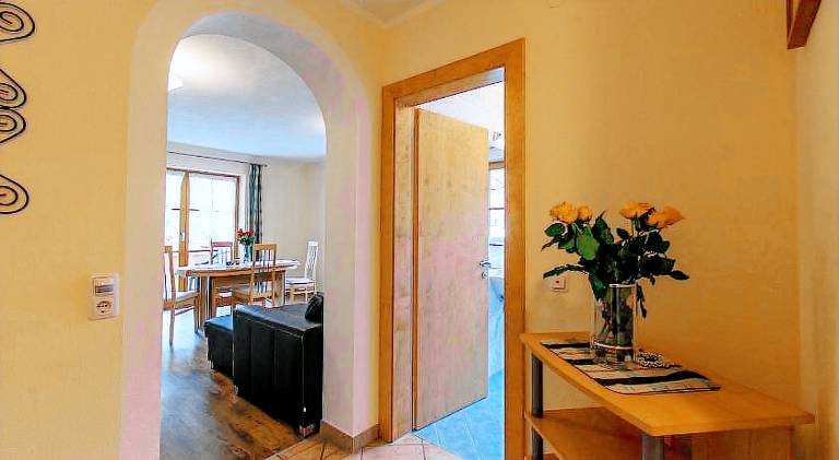 Serviced apartment with patio, yard & barbeque — photo 5