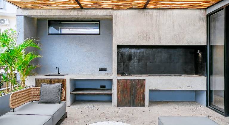 Villa with pool — photo 5