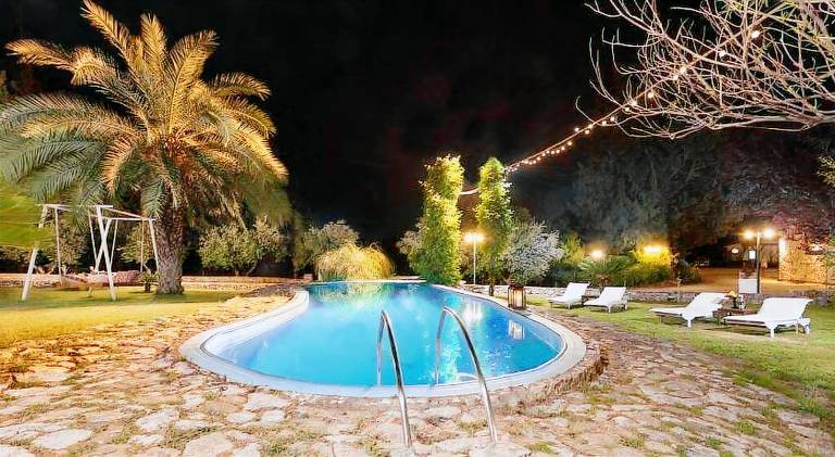 Villa with jacuzzi & pool — photo 4