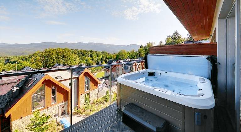 Rental apartment with pool, hot tub & sauna in Szklarska Poreba