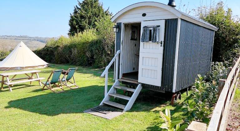 Home Farm Shepherds Hut with Firepit and Wood Burning Stove