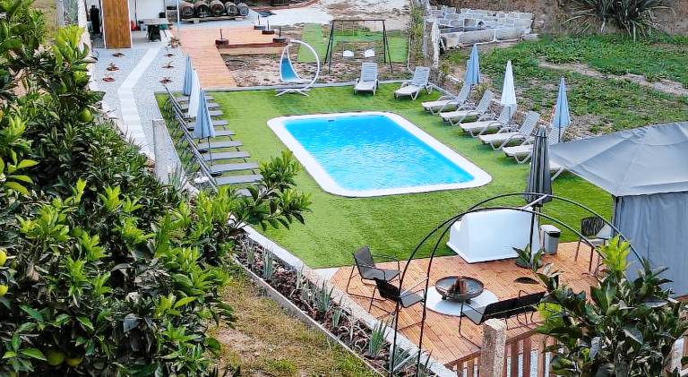 Holiday apartment with barbeque, yard & patio — photo 2