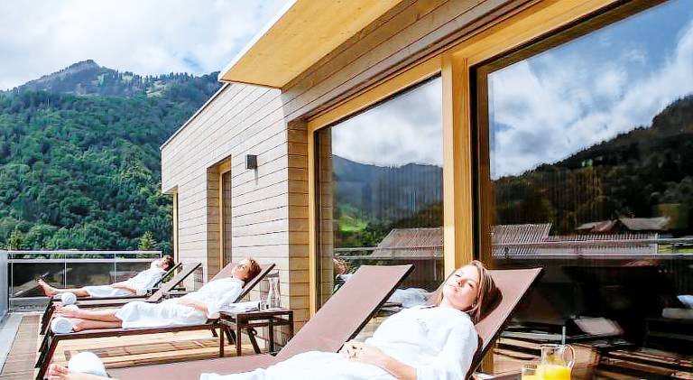 Serviced apartment with patio & sauna | Ski nearby | Pets allowed — photo 3