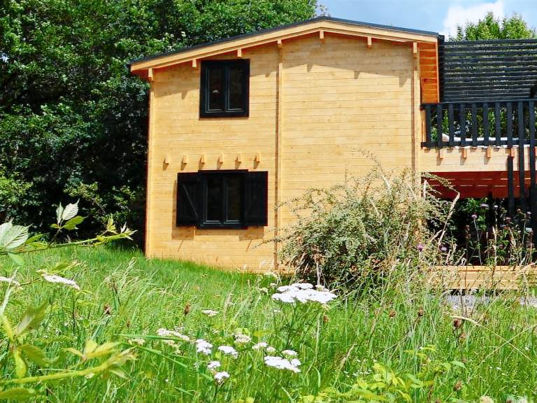Chalet with heated pool, hot tub & patio — photo 5