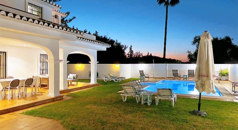Villa with pool — photo 3