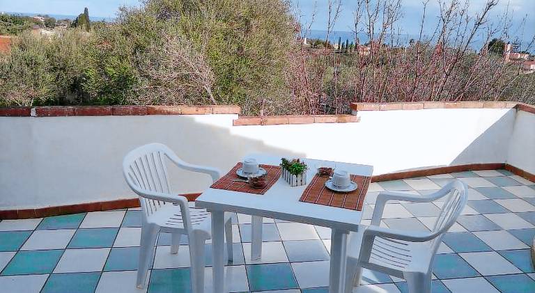Ample house with garden, patio & BBQ | Pets allowed — photo 2