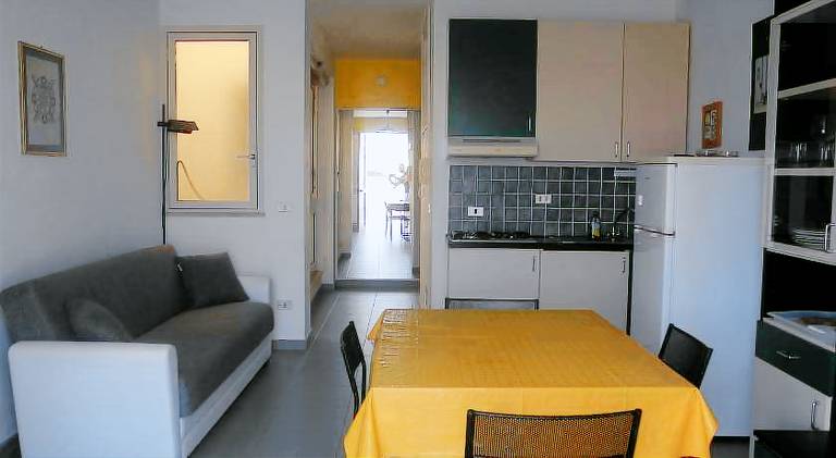 Apartment with terrace & barbeque — photo 4