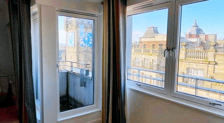 Modern & Spacious 2 bed Merchant City Apart-High St — photo 4