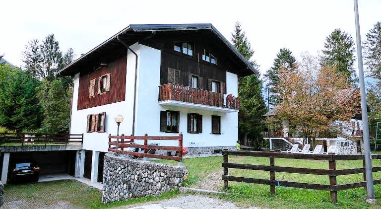 Holiday apartment with barbecue & garden | Next to the beach | Pets are welcome in Ledro