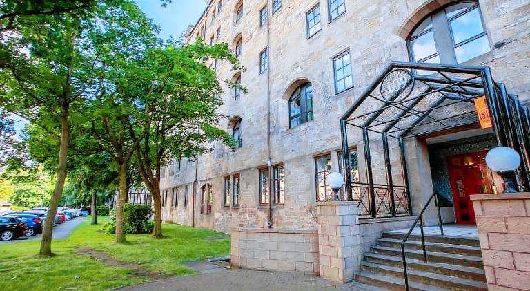 Stunning 2 Bed Merchant City Apartment with Residents Parking (Bell 2) — photo 4