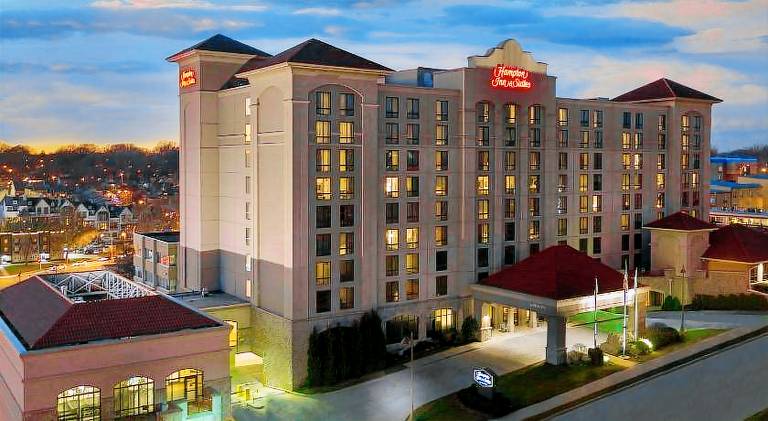 Hampton Inn & Suites Kansas City-Country Club Plaza — photo 2